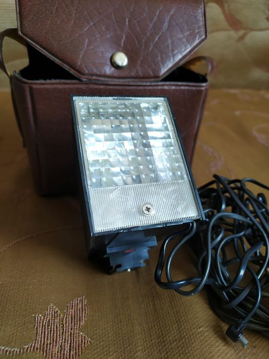 Фотоаппарат "ФЕД-5В" + фотоспышка "Фотон".