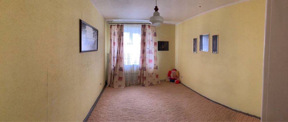 Продам  4 комнатную квартиру