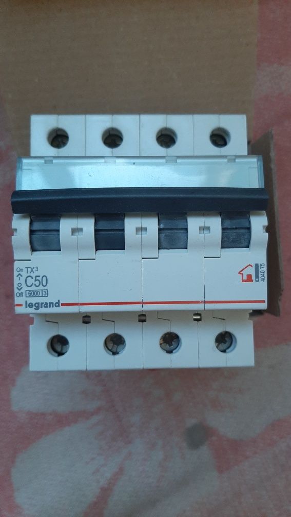 Автоматичний вимикач Legrand 4p C50 6kA