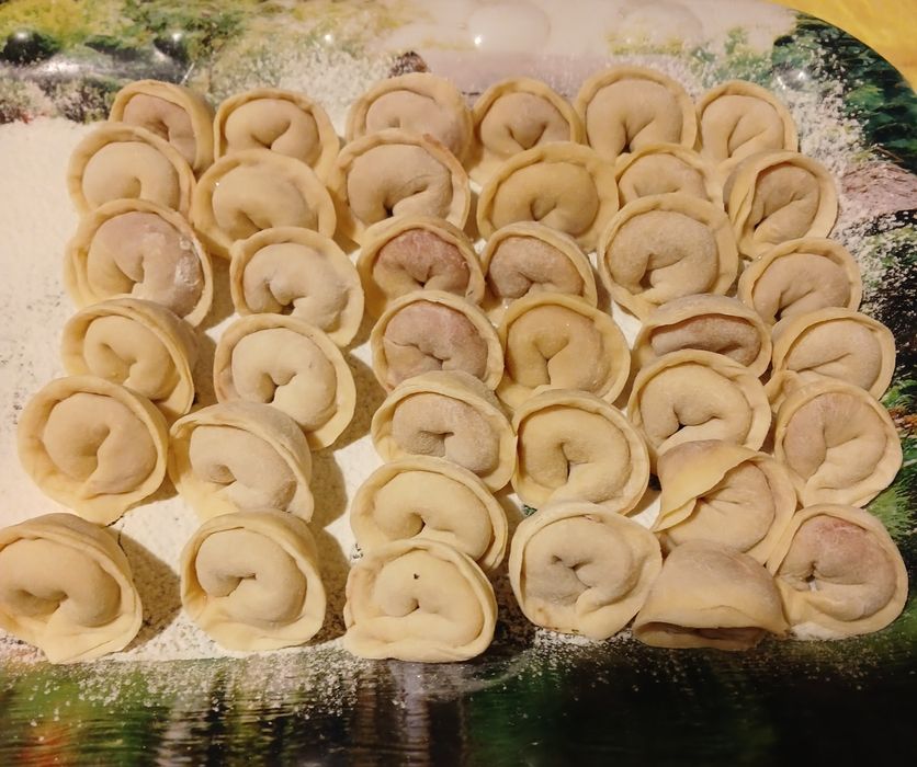 Пельмени ручной лепки, блинчики