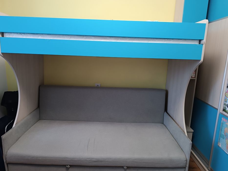 Продам детскую кровать второй этаж