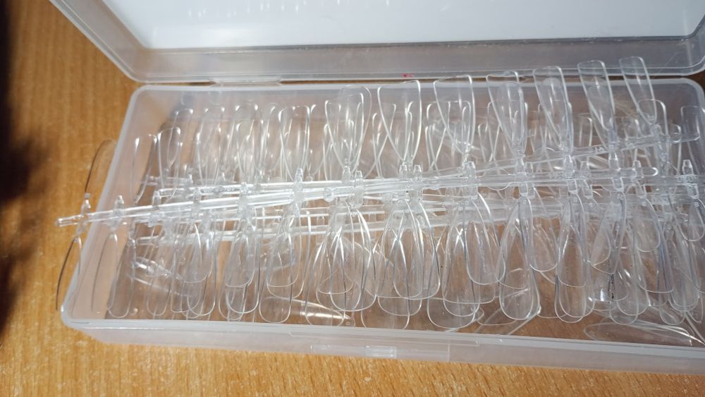 Продаю типсы прозрачные для маникюра..АКЦИЯ. все за 100.