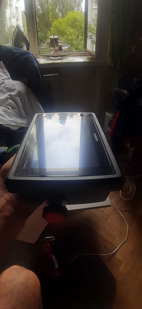 Картплотер,ехолот Garmin 721 xs