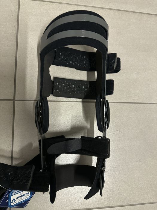 Orteza kolanowa Donjoy. Nowa. rozmiar M/ L prawe kolano