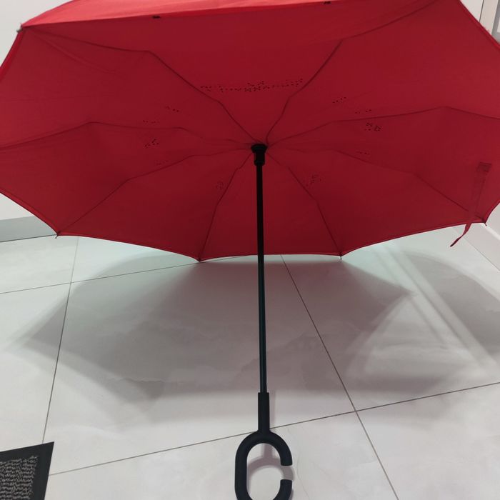 Продам червону парасольку