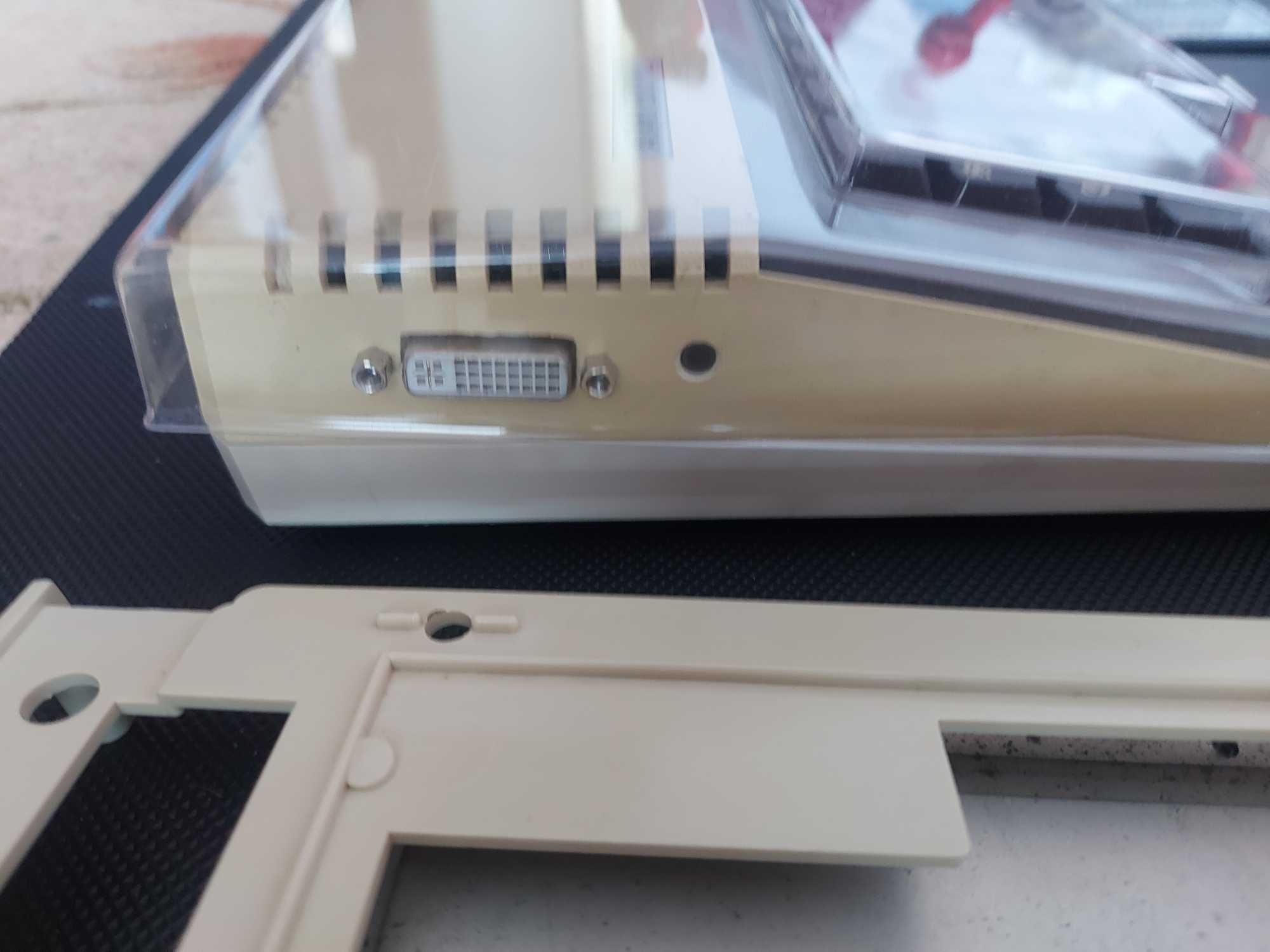 ATARI 800XL, stereo na Pokeyach, Sophia 2, AVG Cart i dużo dodatków