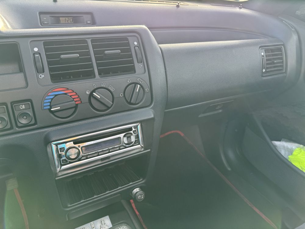 Ford Escort 1.4 Luxury Cabriolet – Clássico Certificado (1994)