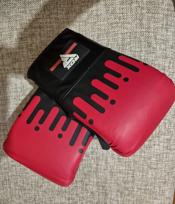 Боксерські рукавички RDX Black Red