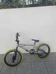 Bicicleta BMX.