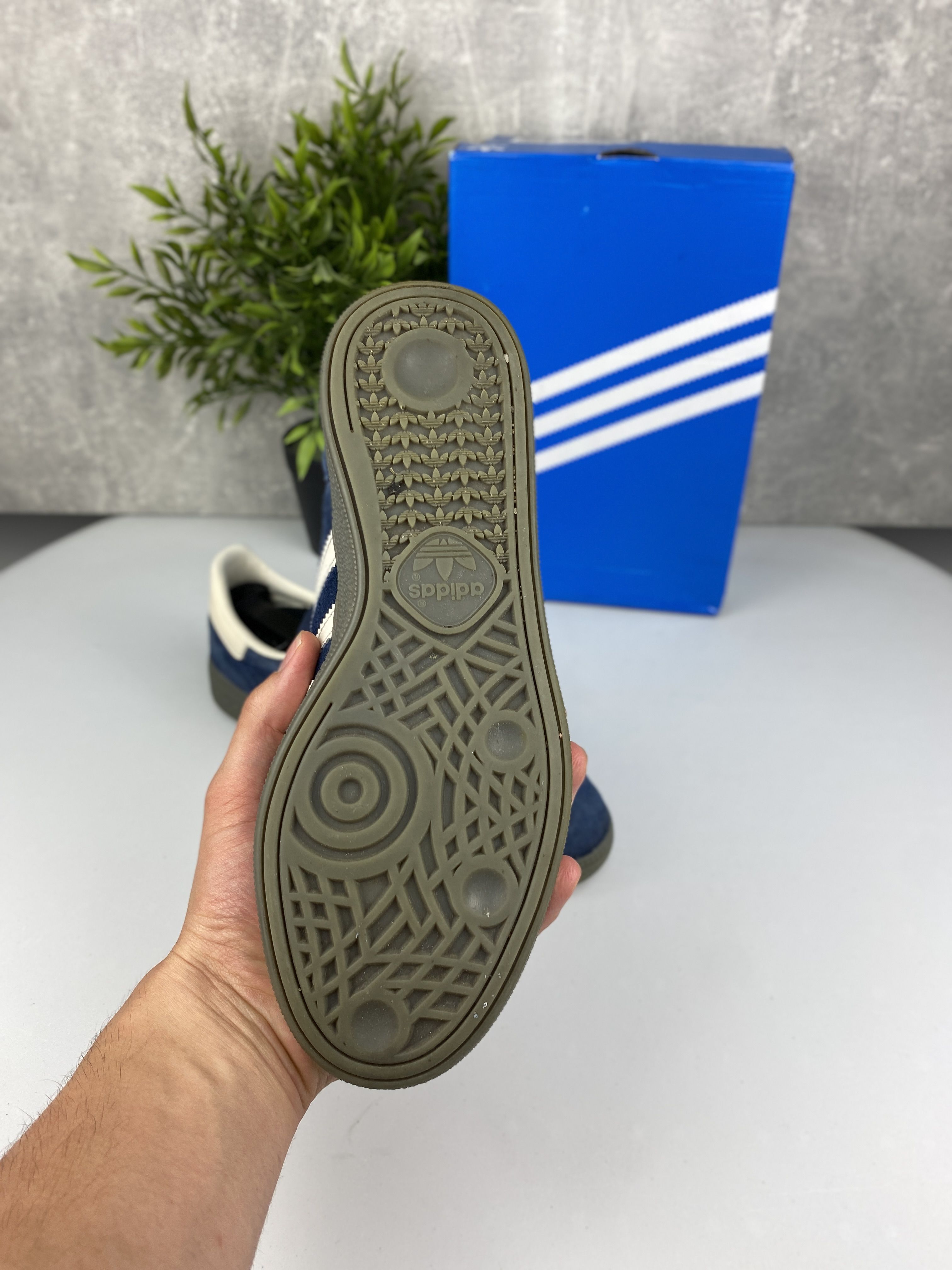 Adidas Handball Spezial r. 40 – sneakersy retro z zamszu