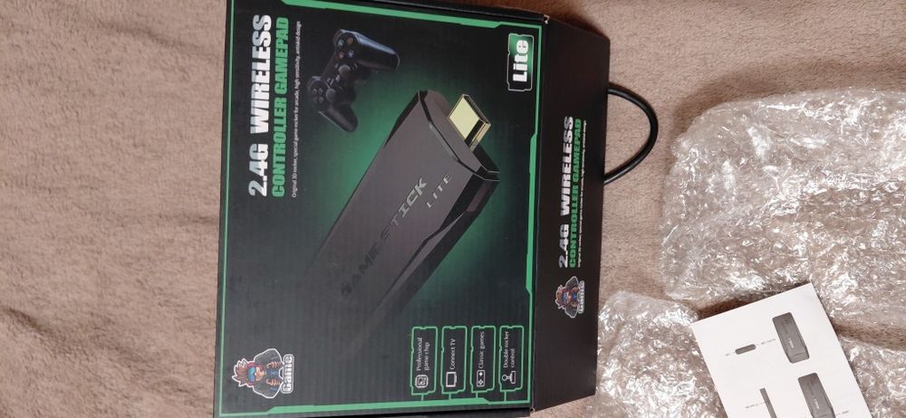 Игровая приставка Game Stick Lite M8 64Gb 4K Ultra HD на два джойстика