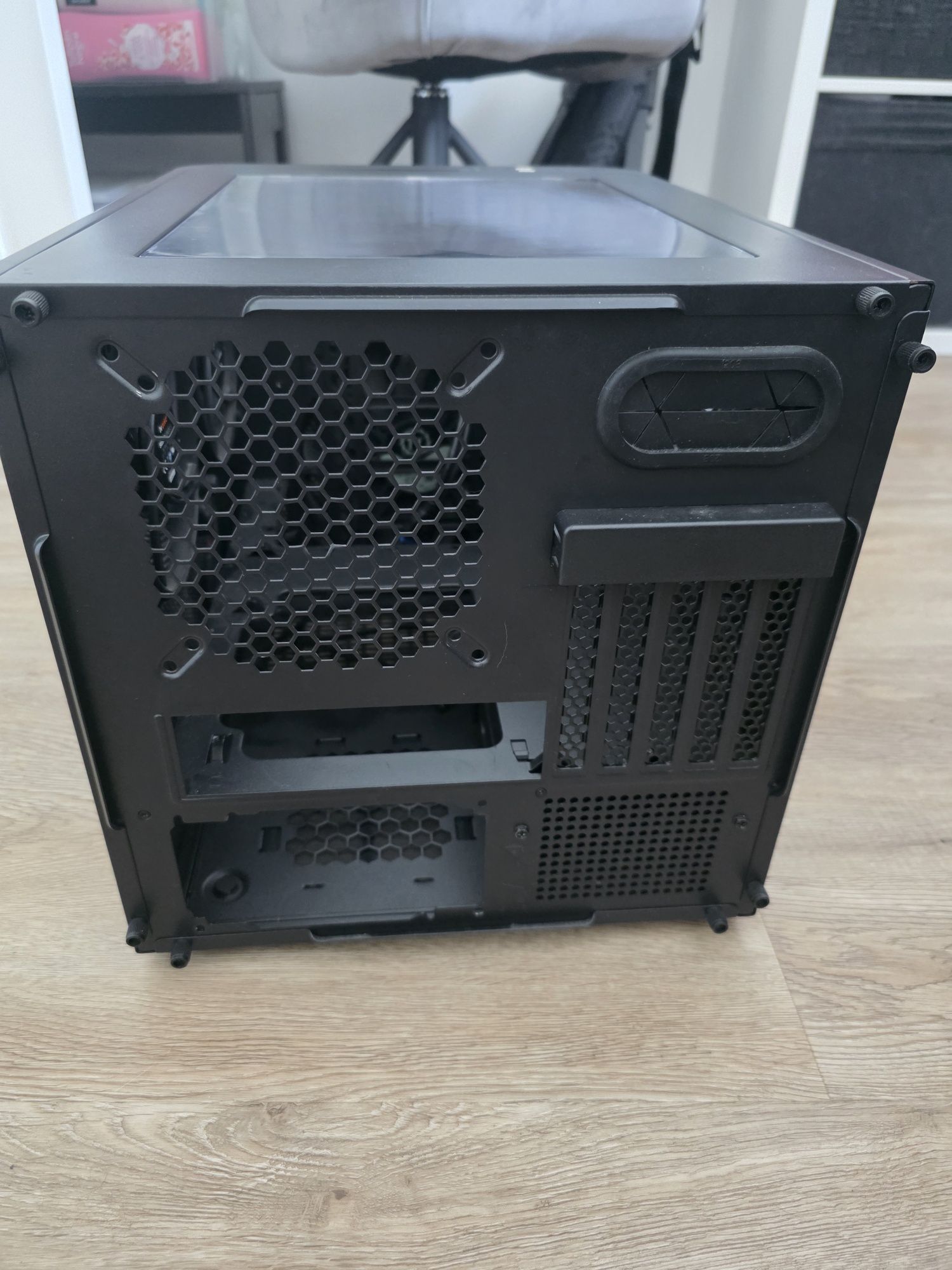 Thermaltake Core V21 - Caixa PC (inclui 4 fans)