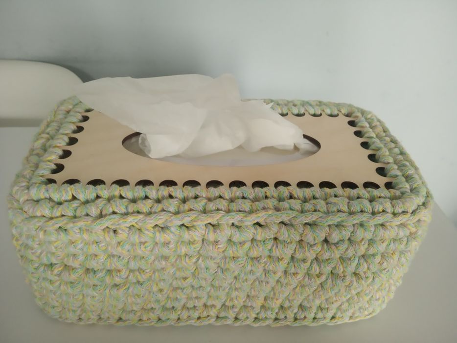 Chustecznik, chusteczkownik, pudełko na chusteczki na szydełku