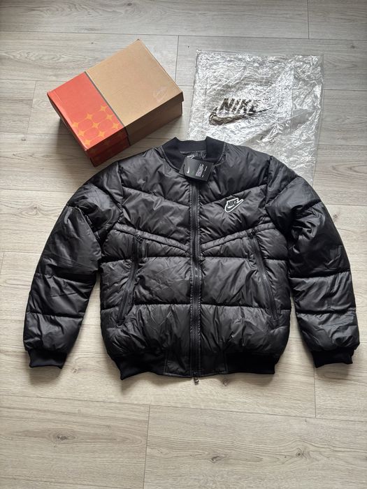 Куртка «Nike».