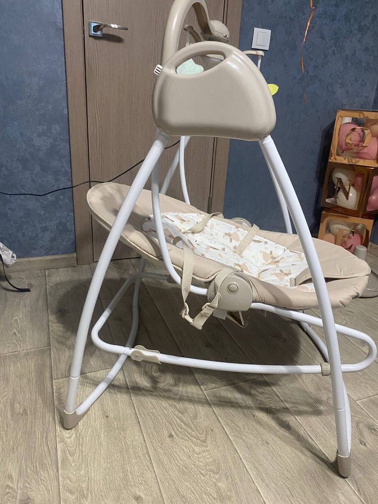 Заколисуючий центр Carello