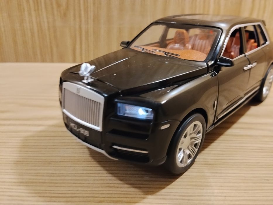 Модель авто Rolls-Royce Cullinan 1:22 Автопром Металл свет звук инерци