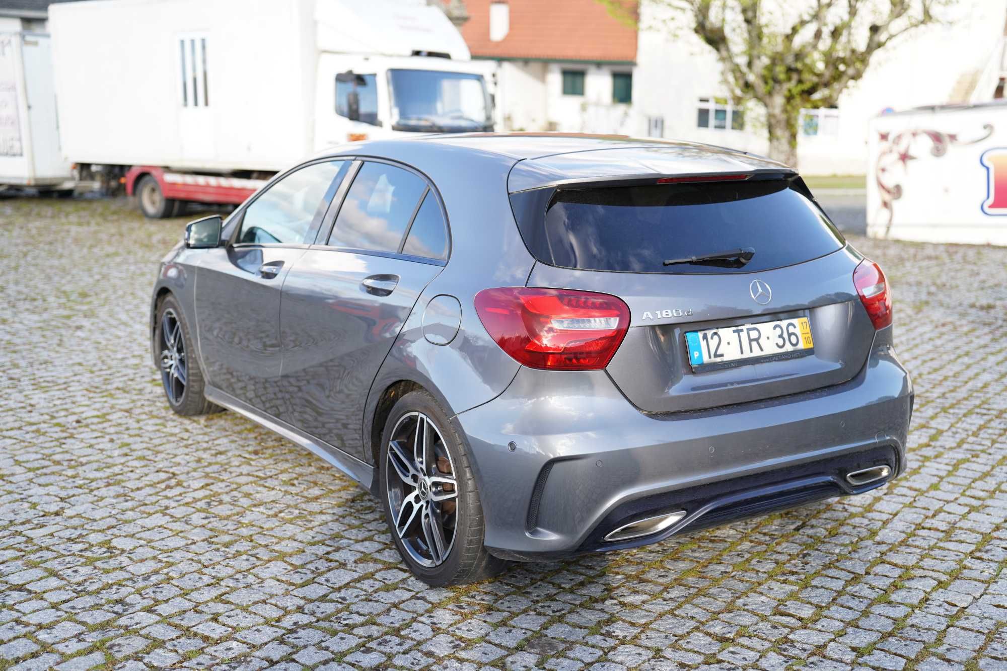 Mercedes-Benz A 180 d AMG Line