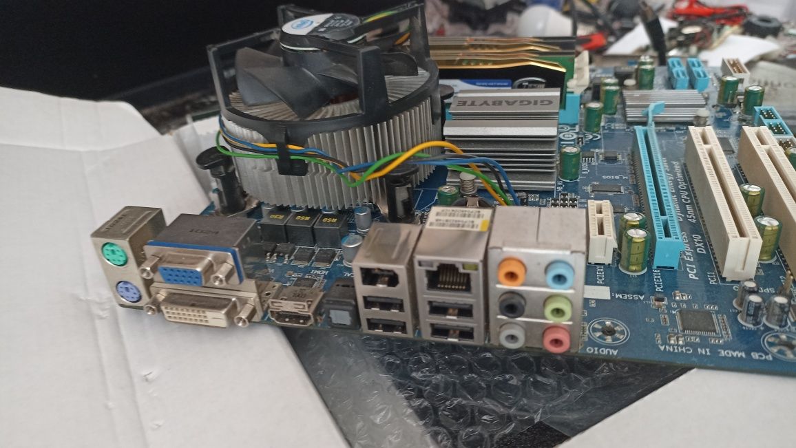 Продаю Набор xeon s775