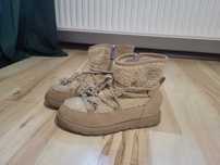 Buty kozaki botki ocieplane r. 35 CCC beżowe
