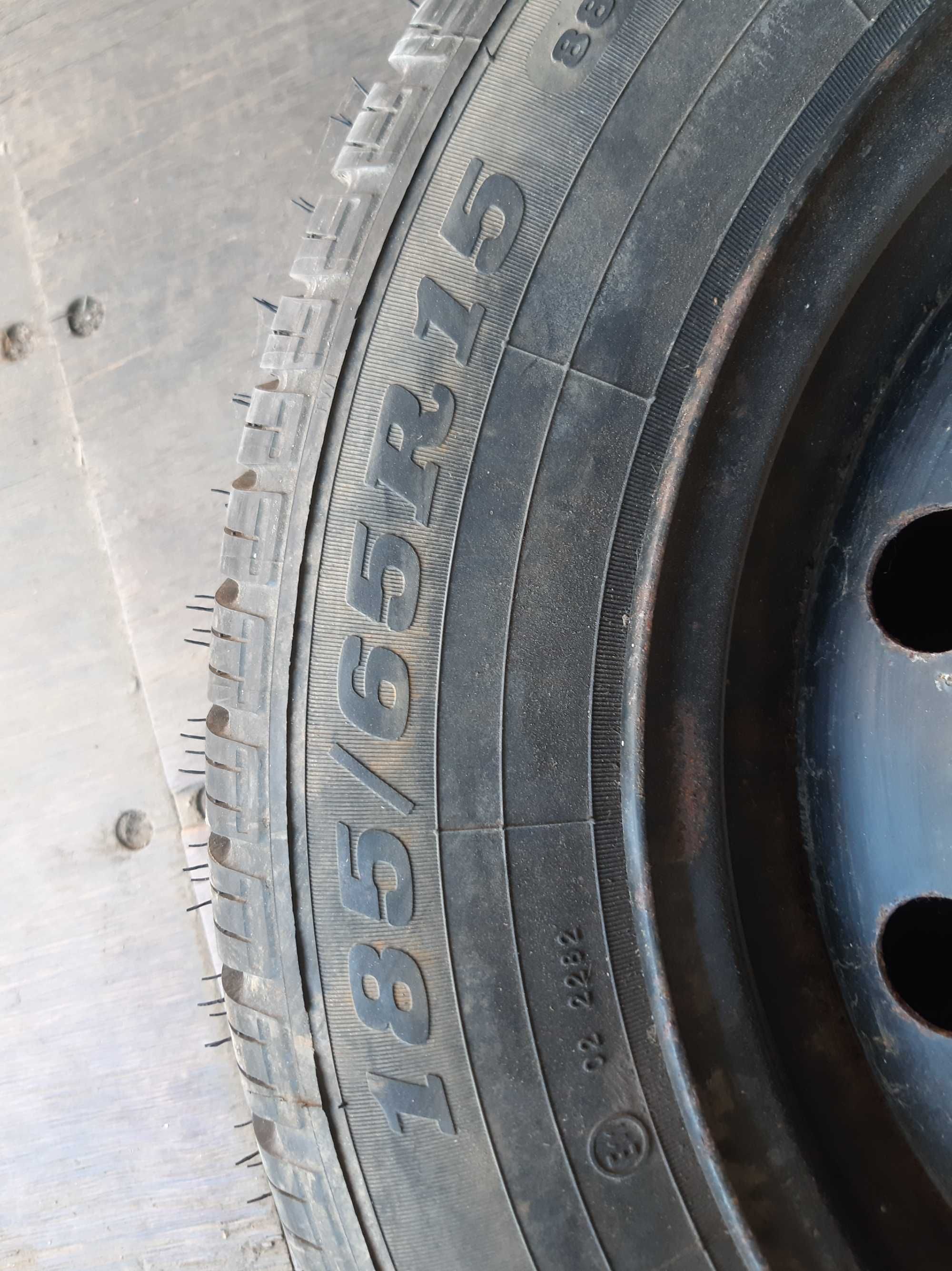 Покришка DUNLOP SP10 185/65 r15
