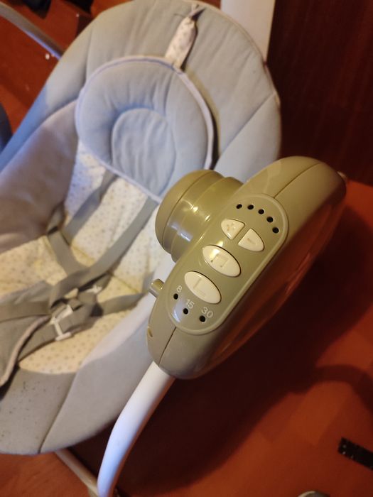Cadeira de bebe com baloiço automático