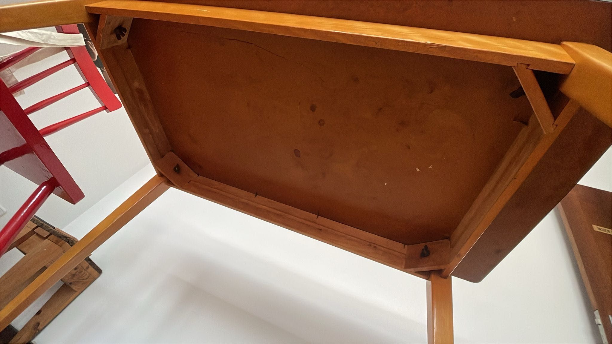 Mesa anos 70 em madeira