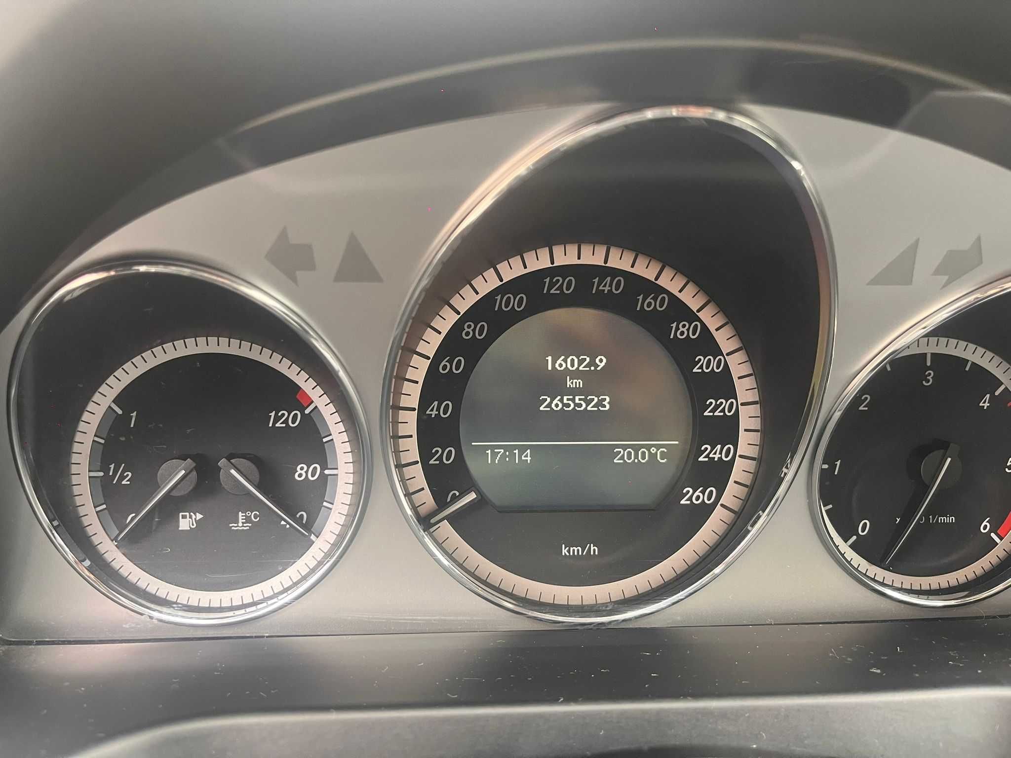 mercedes w220 em bom estado.