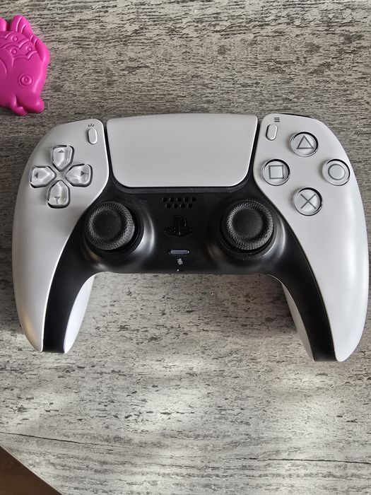 Pad do ps4 dualshock 4 jak nowy