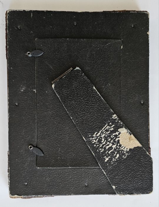 Drewniana ramka vintage z ozdobnym wykończeniem – boho klimat!