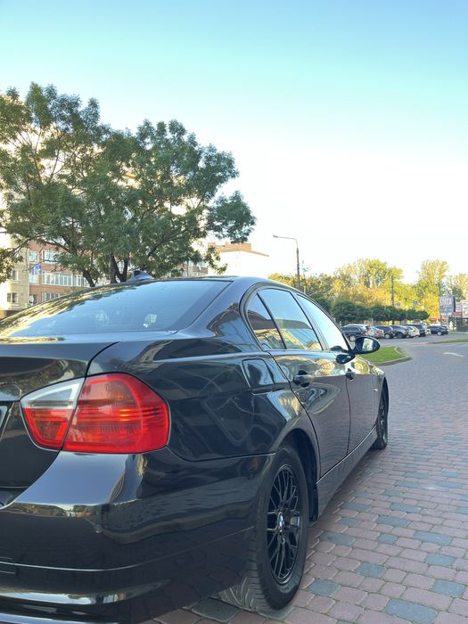 Продам BMW E90, 2.0D