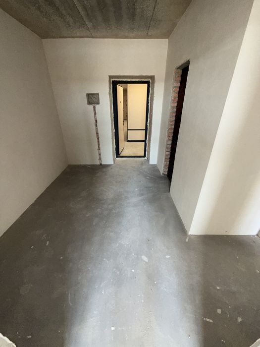 Продаж квартири з видом на набережну