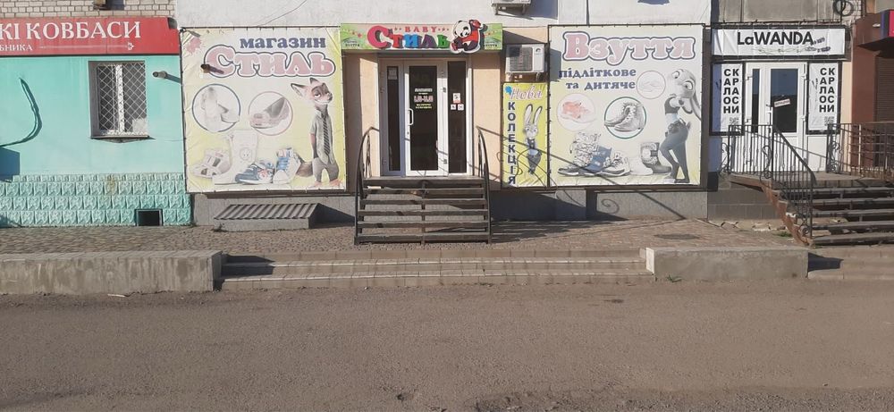 Продається магазин діючий бізнес в центрі базару