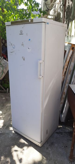 Морозильная камера работает