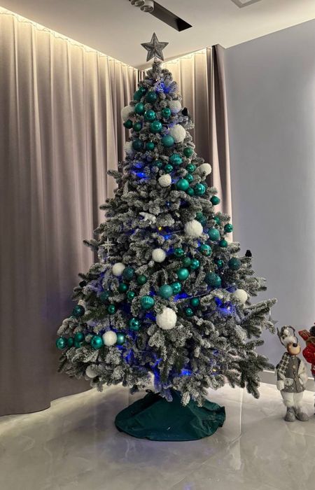 Штучна ялинка засніжена