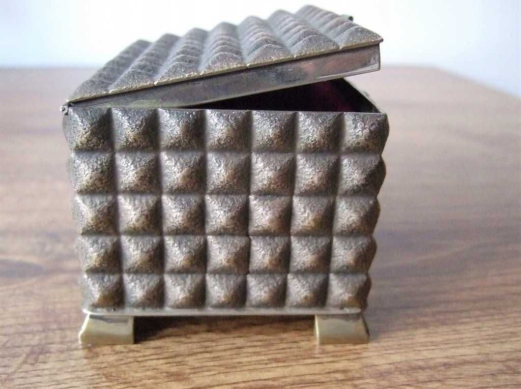 Unikatowa  szkatułka  srebrna ORNO. 382 Gr. Piękny stan.