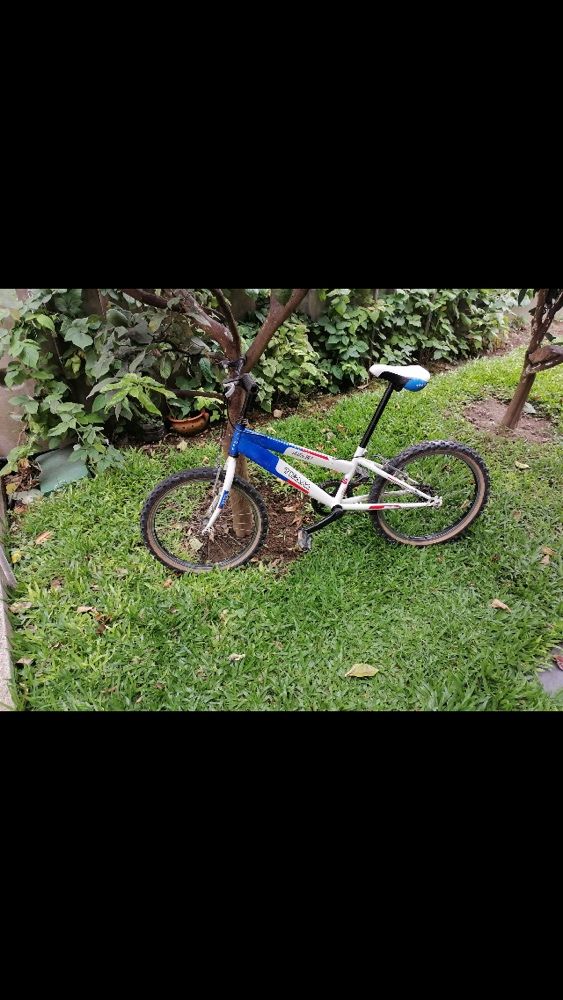 Vendo bicicleta de criança, (Team)em bom estado