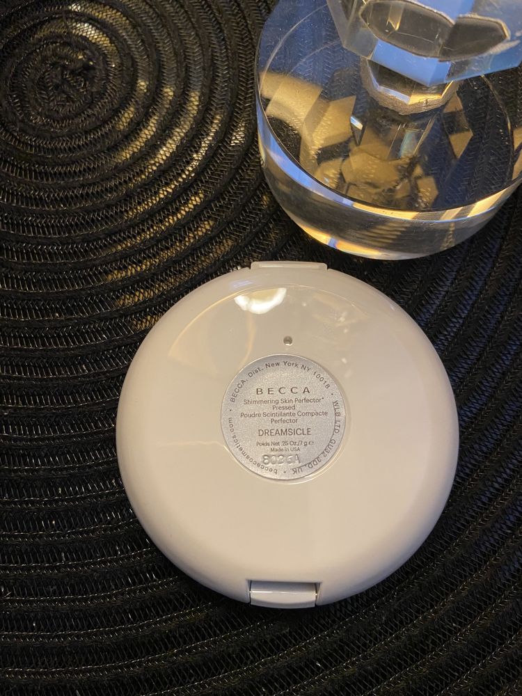 BECCA rozświetlacz Dreamsicle,Oryginalny z USA, 7g, Shimmering Skin Pe