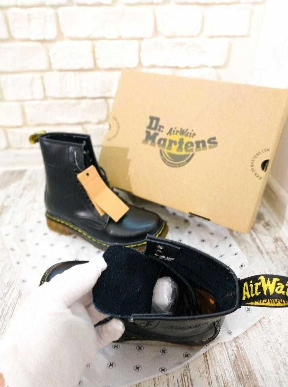 Черевики чоловічі мартінси весінні Dr. Martens 1460 Black