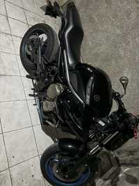 Xj6 Yamaha 2010 muito bem estimada