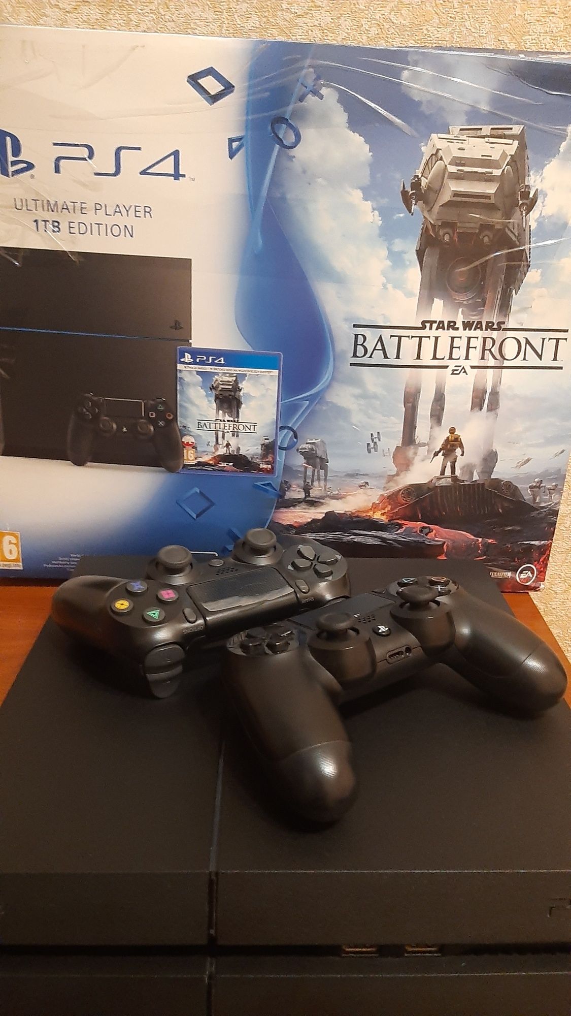 Продам PS4 1 Tb .