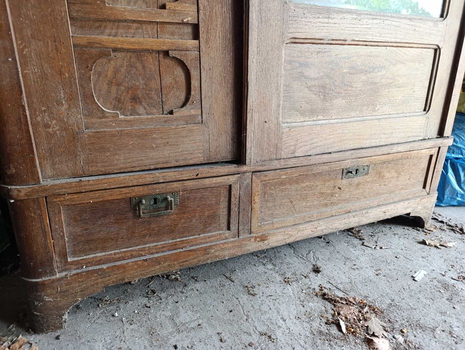 Stara szafa do renowacji z około 1910 roku.