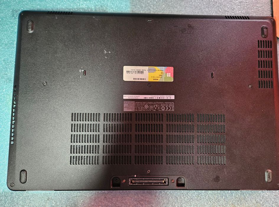 Dell E5570 .i7 6600U .8gb RAM DDR4.ssd 240gb .