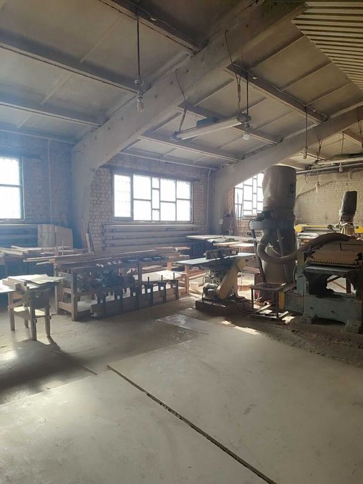 Продам   Комерцiйне виробничо складське примiщення   вул.Дрозда 7