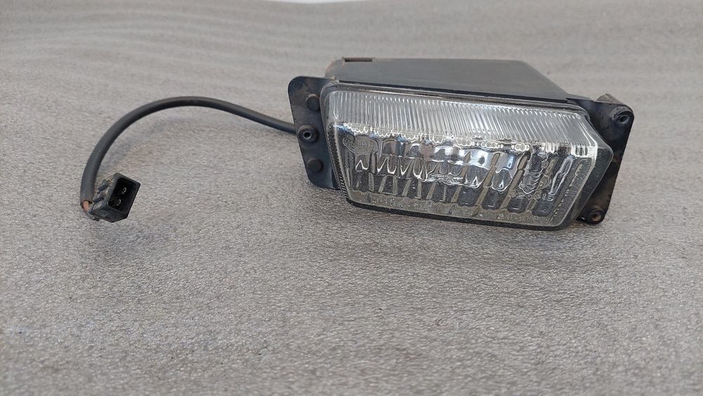 Farol nevoeiro frente direito SEAT Ibiza II (6K1)