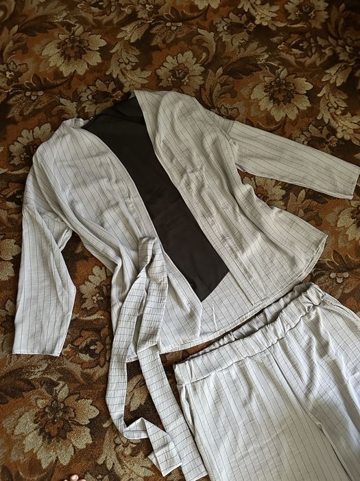 Костюм 54-60 весна лето тройка