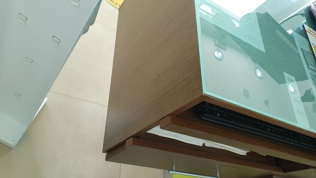 3 Balcões  topo em vidro 500€ os 3