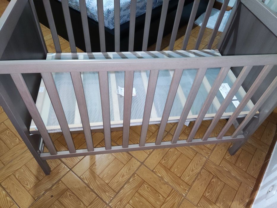 Berço Sundvik Ikea Cinza