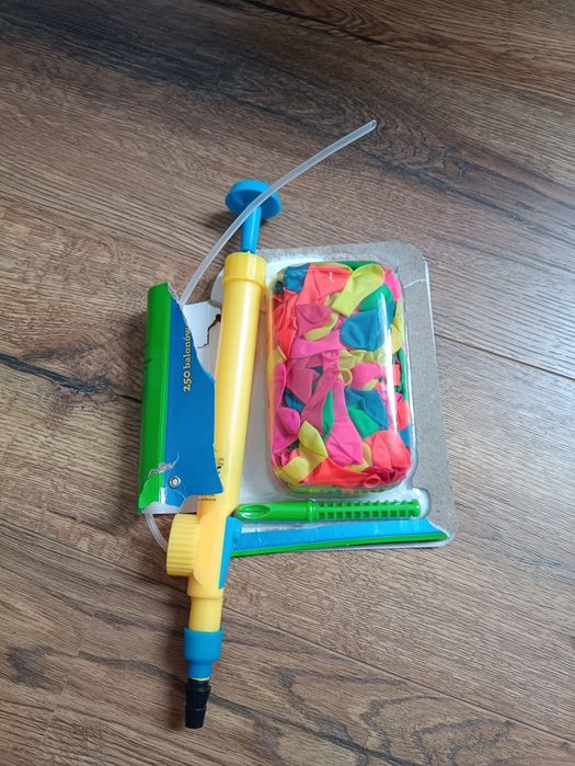 Nowa pompka strzykawka do napełniania balonów wodą + ok.250 balonów