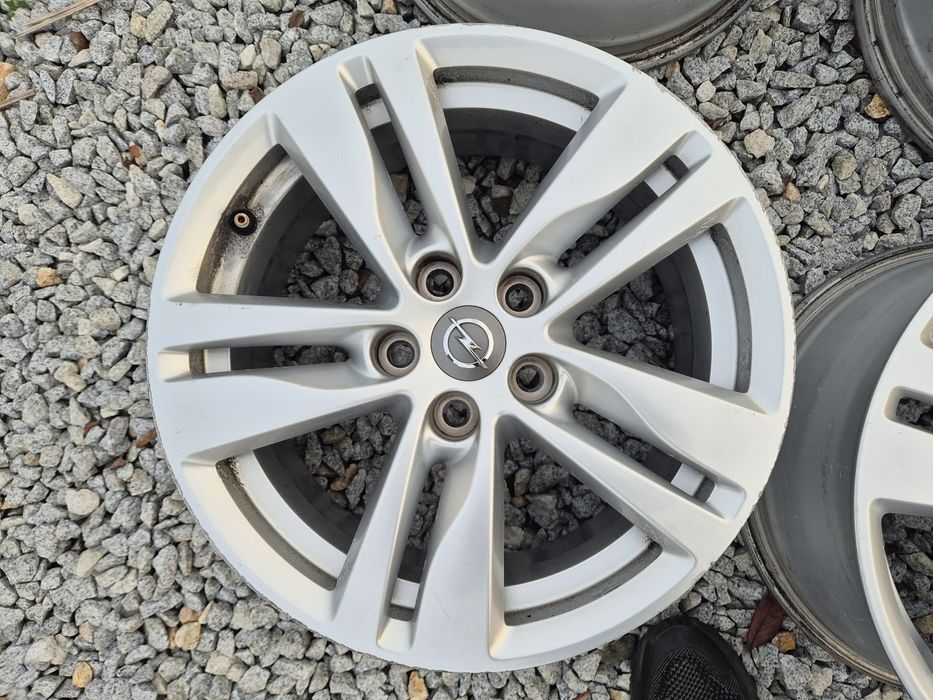 Felgi aluminiowe Opel Astra J K 16 5x105 7J et41 orginal