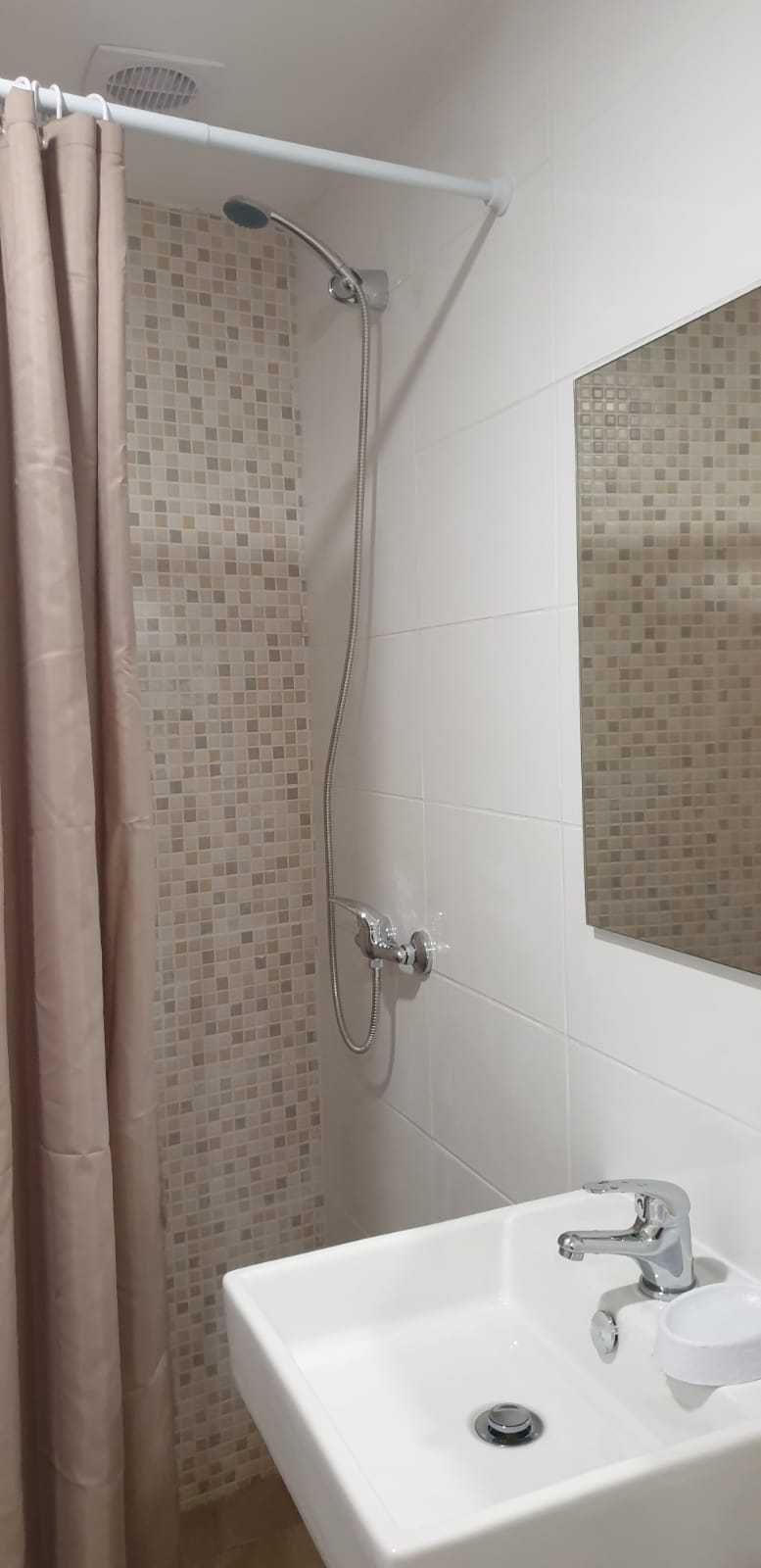 Alugo quarto suite no Furadouro